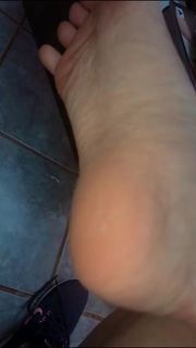 Alaine Crissiê feet photo thumbnail