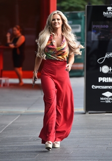 Kerry Katona feet photo thumbnail