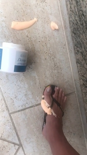 Gracyanne Barbosa feet photo thumbnail