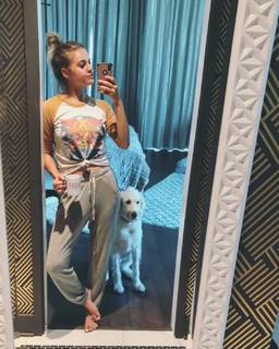 Kelsea Ballerini feet photo thumbnail