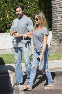 Denise Richards feet photo thumbnail