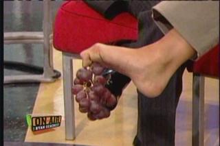 Jessica Simpson feet photo thumbnail