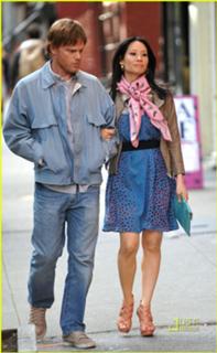 Lucy Liu feet photo thumbnail