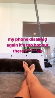 Kylie Jenner feet photo thumbnail