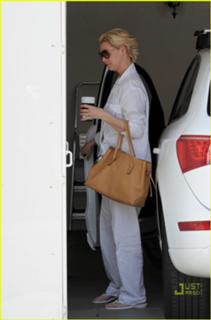 Katherine Heigl feet photo thumbnail