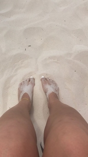 Lauren R. Wood feet photo thumbnail