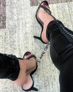 Alaine Crissiê feet photo thumbnail