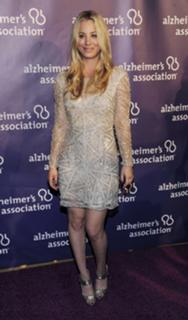 Kaley Cuoco feet photo thumbnail