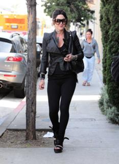 Katherine von Drachenberg feet photo thumbnail