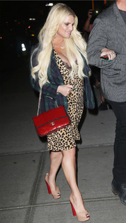 Jessica Simpson feet photo thumbnail