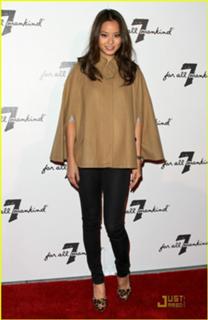 Jamie Chung feet photo thumbnail