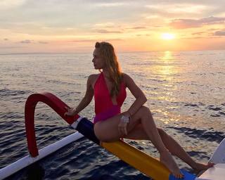 Mariana Ximenes feet photo thumbnail
