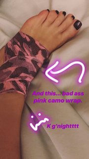 Arielle Kebbel feet photo thumbnail