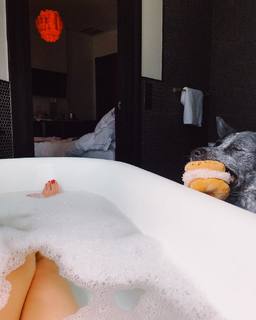Adriene Mishler feet photo thumbnail