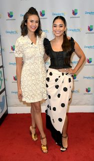 Vanessa Hudgens feet photo thumbnail