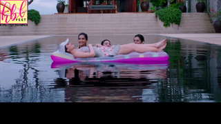 Kareena Kapoor feet photo thumbnail