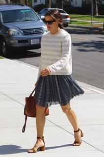 Jennifer Garner feet photo thumbnail