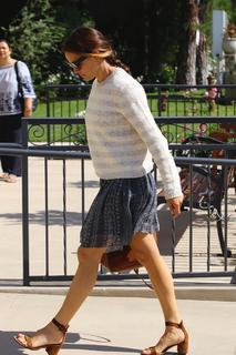 Jennifer Garner feet photo thumbnail