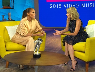 Amy Robach feet photo thumbnail