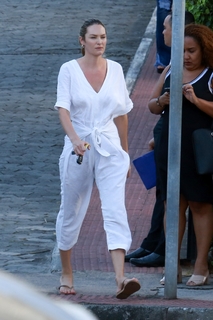 Candice Swanepoel feet photo thumbnail