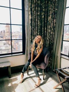 Nastia Liukin feet photo thumbnail