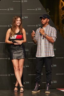 Barbara Palvin feet photo thumbnail