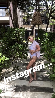 Ashley Tisdale feet photo thumbnail