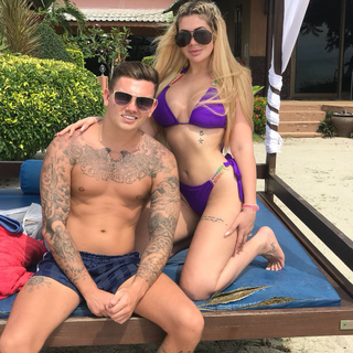 Chloe Ferry feet photo thumbnail