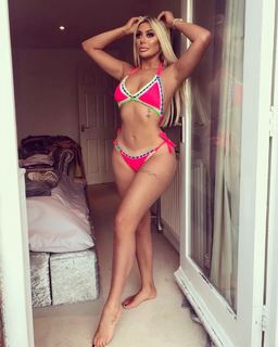 Chloe Ferry feet photo thumbnail