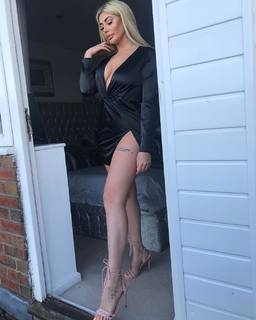 Chloe Ferry feet photo thumbnail