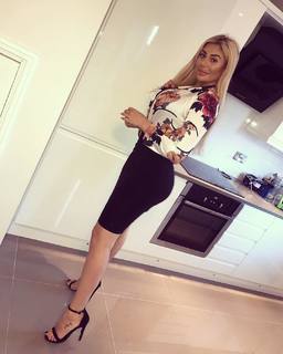 Chloe Ferry feet photo thumbnail