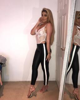 Chloe Ferry feet photo thumbnail