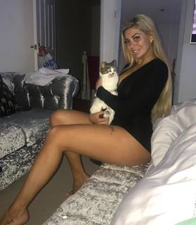 Chloe Ferry feet photo thumbnail