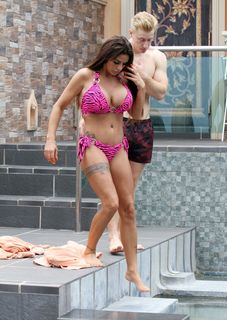 Katie Price feet photo thumbnail
