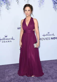 Lacey Chabert feet photo thumbnail