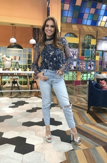 Tania Rincón feet photo thumbnail