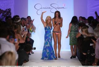 Jessica Simpson feet photo thumbnail