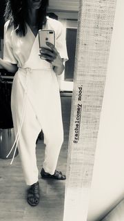 Abigail Spencer feet photo thumbnail