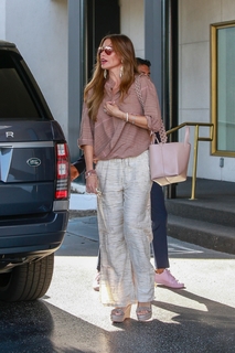 Sofía Vergara feet photo thumbnail