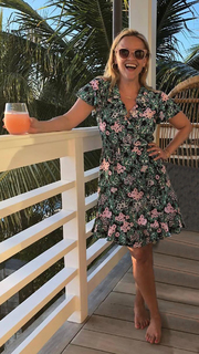 Reese Witherspoon feet photo thumbnail