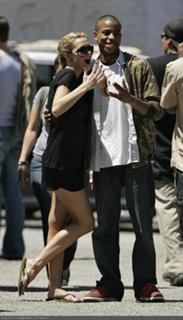 Ashlee Simpson feet photo thumbnail