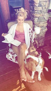 Julianne Hough feet photo thumbnail
