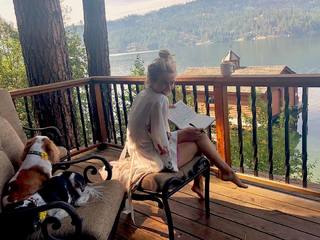 Julianne Hough feet photo thumbnail