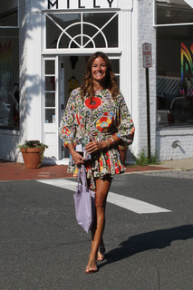 Kelly Bensimon feet photo thumbnail