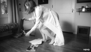 Mary Elizabeth Winstead feet photo thumbnail