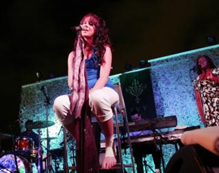 Joss Stone feet photo thumbnail
