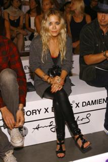 Mary-Kate Olsen feet photo 2