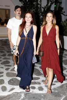 Lindsay Lohan feet photo thumbnail
