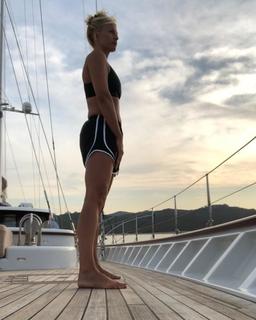 Federica Fontana feet photo thumbnail