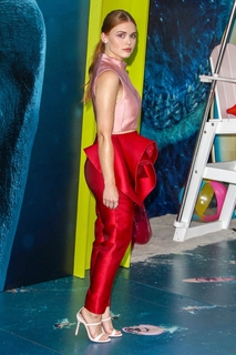 Holland Roden feet photo thumbnail